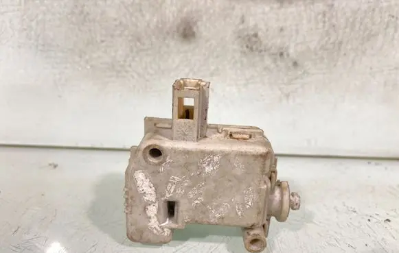 Volkswagen Golf IV Central locking motor 