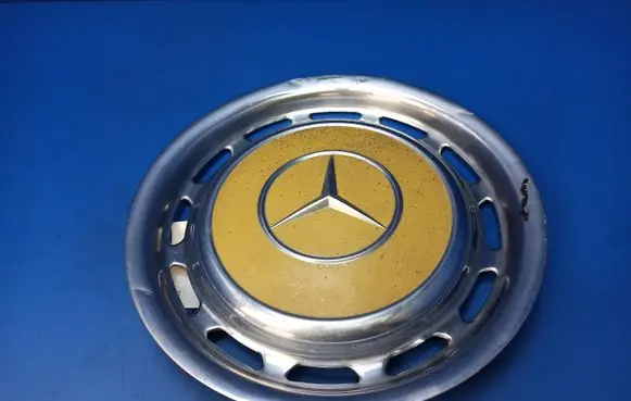 Mercedes-Benz COMPAKT W115 R14 wheel hub/cap/trim 