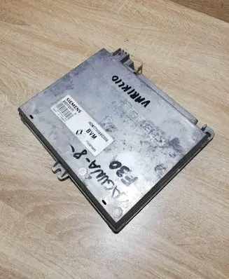 Renault Laguna I Engine control unit/module ECU S101725111 HOM7700860308