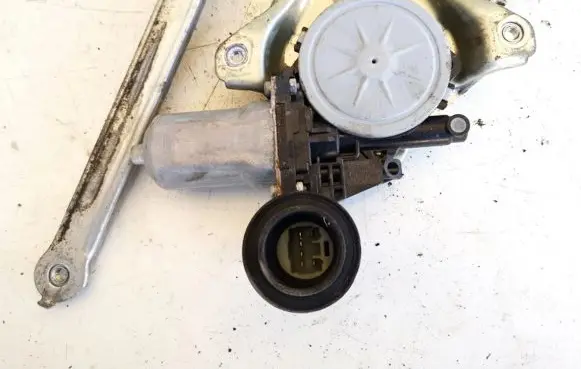 Lexus IS 220D-250-350 Front door window regulator motor 8571058010 85710-58010