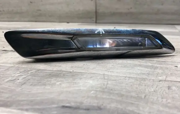 BMW 5 F10 F11 Front fender indicator light 7154167 7154169 01038701
