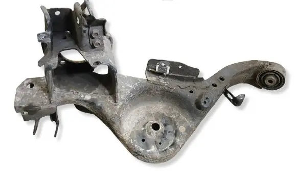 Nissan Qashqai+2 Rear wheel hub spindle/knuckle 