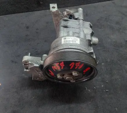 BMW 5 E60 E61 Power steering pump 6761414036 61289 LH2112271