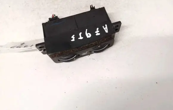 Toyota Avensis T250 Seat heating switch 453417