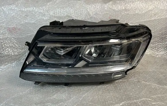 Volkswagen Tiguan Headlight/headlamp 5nb941035D