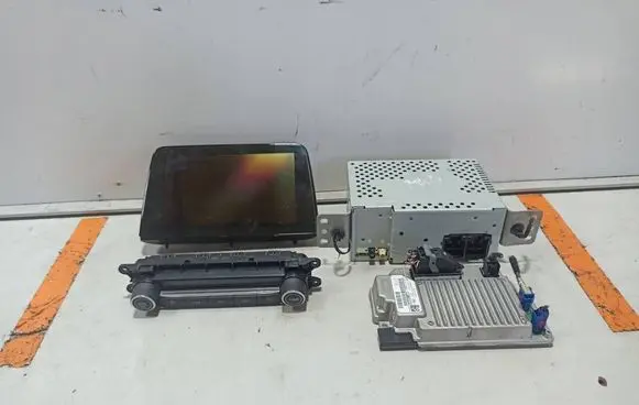 Ford Focus Radio/CD/DVD/GPS head unit JX7118C815ZAT