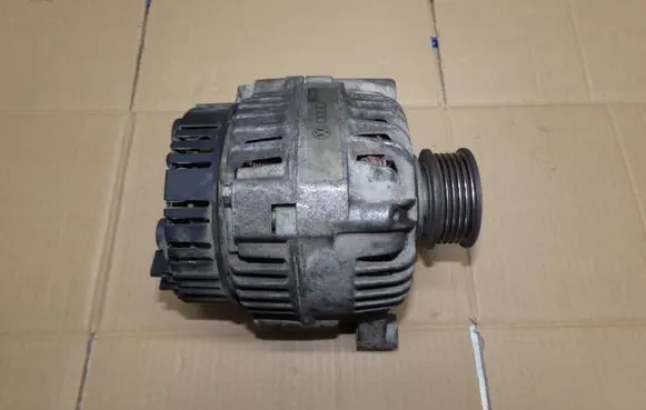 Volkswagen PASSAT B5 Generator/alternator 058907016E