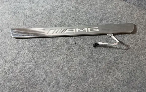 Mercedes-Benz A W176 Front sill trim cover