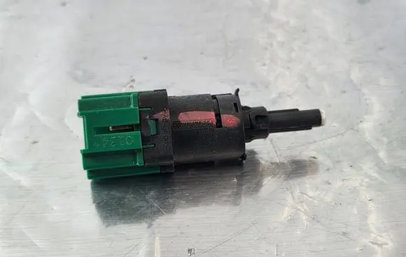 Peugeot 308 Brake pedal sensor switch 9670430580