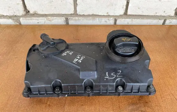 Volkswagen Sharan Rocker cam cover 038103475
