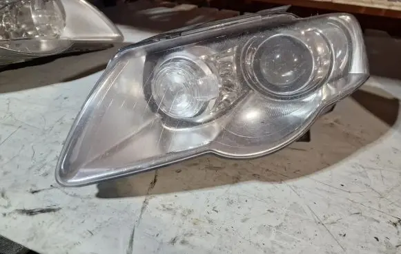 Volkswagen PASSAT B6 Headlight/headlamp 3C0941751G