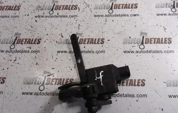 Headlight/headlamp level sensor