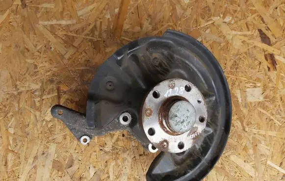 Seat Alhambra (Mk2) Rear wheel hub