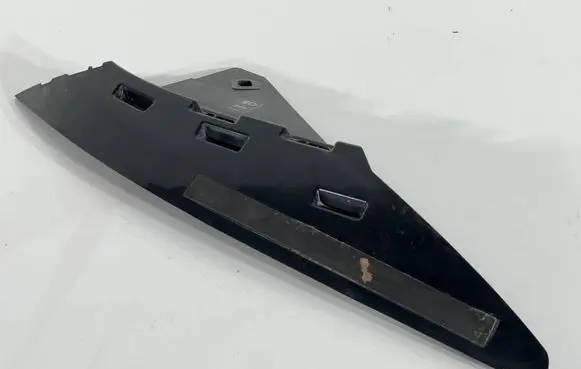 Mercedes-Benz CLA C118 X118 Front bumper mounting bracket A1188855000 15361264