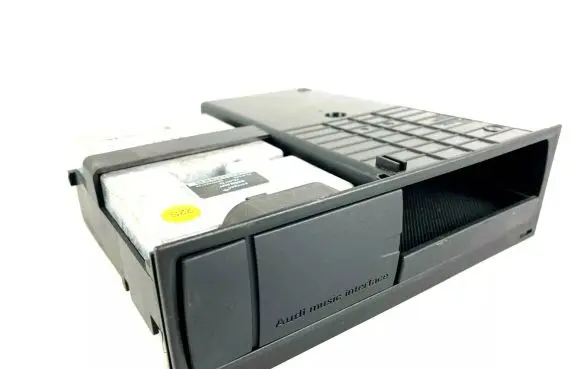 Audi A4 S4 B8 8K Head unit multimedia control 8T0035785A