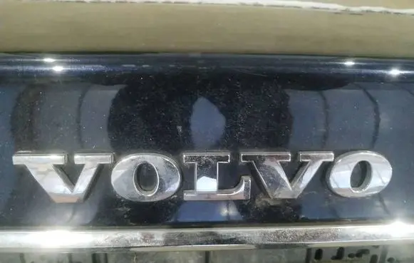 Volvo S80 Manufacturer badge logo/emblem 