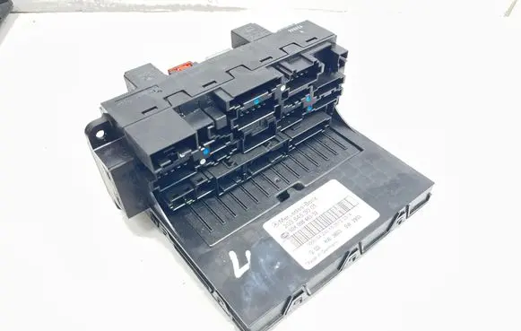 Mercedes-Benz CLK A209 C209 Fuse module 2035453001 5DK00848552