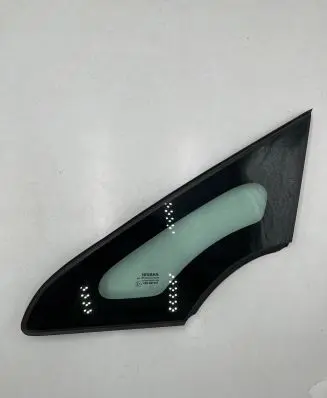 Nissan Leaf II (ZE1) Rear side window 768213NL0A
