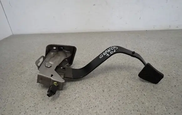 Mitsubishi Grandis Pedal assembly 