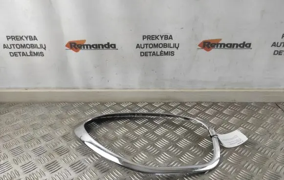 Mini Cooper Countryman R60 Under headlight/headlamp trim 224059