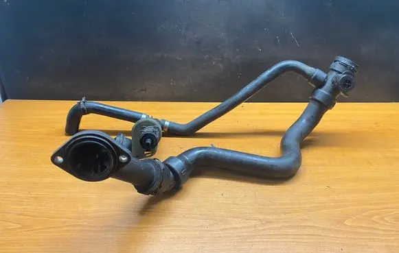 Volkswagen PASSAT B5 Coolant heater control valve 4A0819809