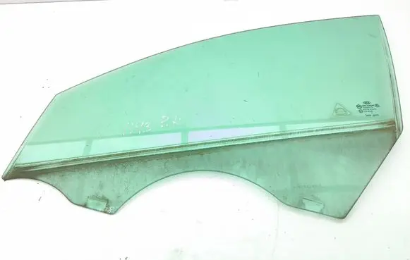 KIA Optima Front door window glass four-door
