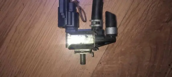 Nissan Primera Turbo solenoid valve fddb100