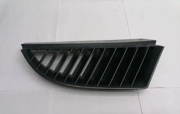 Mitsubishi Colt Front bumper upper radiator grill MN127774