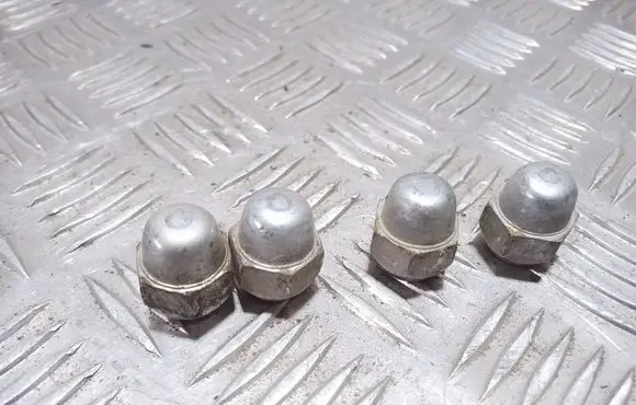 Mitsubishi Carisma Nuts/bolts 