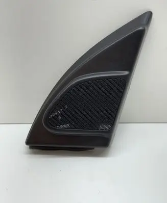 Front door high frequency speaker
