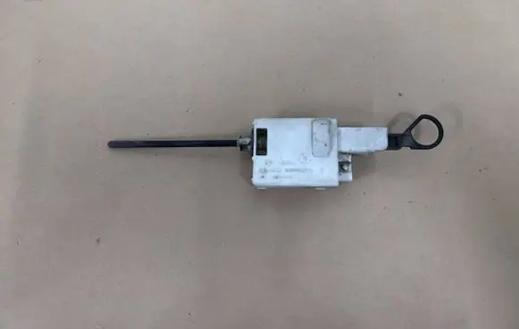 Renault Trafic II (X83) Fuel tank cap lock 8200032984