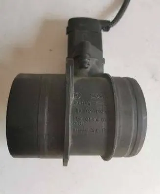Volkswagen Touran I Mass air flow meter 0281002461