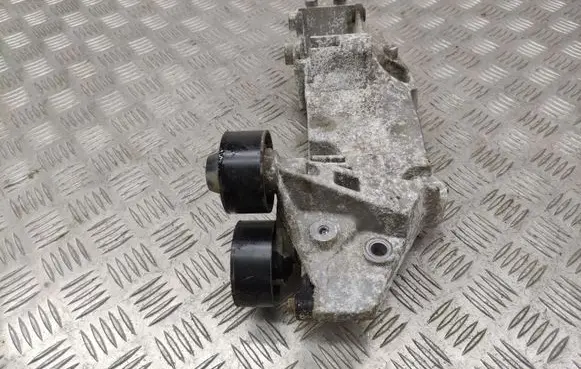 Opel Vivaro Generator/alternator bracket 