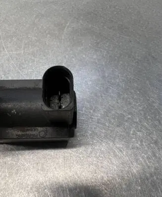 Audi A6 S6 C5 4B Turbo solenoid valve 8E0906628