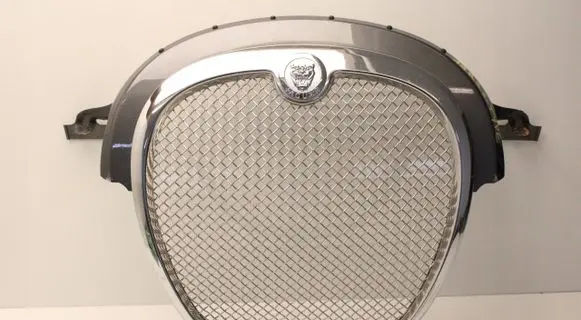 Jaguar S-Type Front bumper upper radiator grill