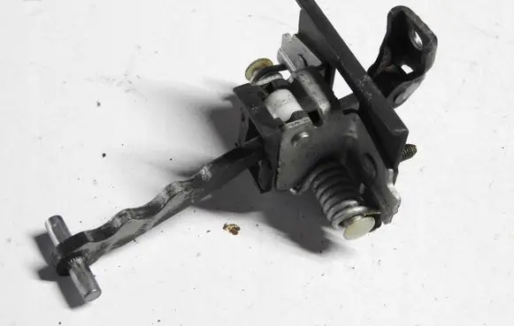 Peugeot 5008 Front door check strap stopper 9686219510