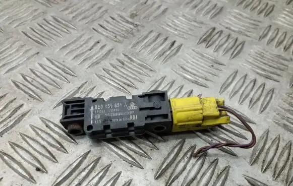 Audi A3 S3 A3 Sportback 8P Airbag deployment crash/impact sensor 8E0959651A