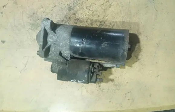 Volvo V70 Starter motor 30782228