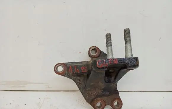 KIA Ceed Engine mount bracket
