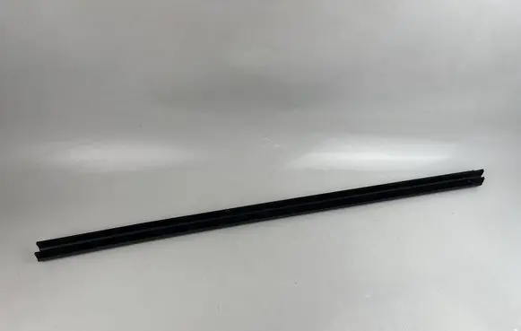 Citroen DS7 Crossback Rubber seal front coupe door window 9817327880