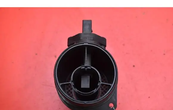 Skoda Octavia Mk2 (1Z) Mass air flow meter 074906461B