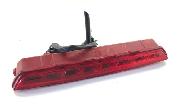 KIA Sportage Third/center stoplight 