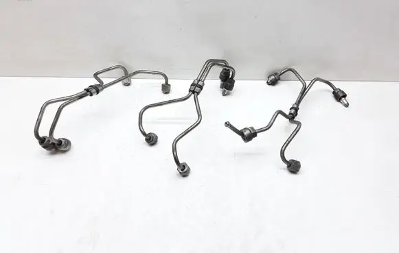 Volvo XC60 Fuel injector supply line/pipe 