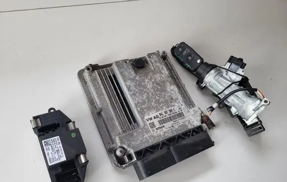 Skoda Yeti (5L) Engine control unit/module 04L907309K 3C0907521G