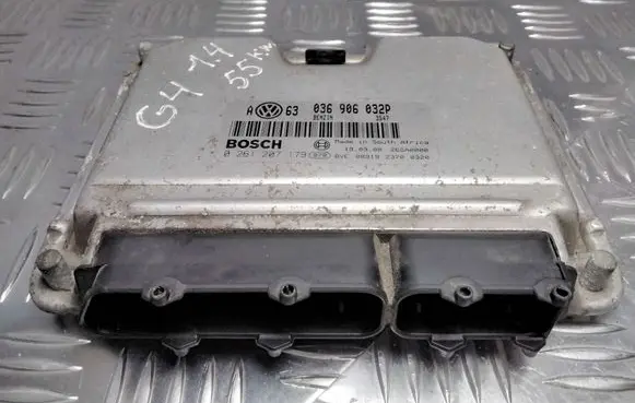 Volkswagen Golf IV Engine control unit/module 036906032P 0261207179