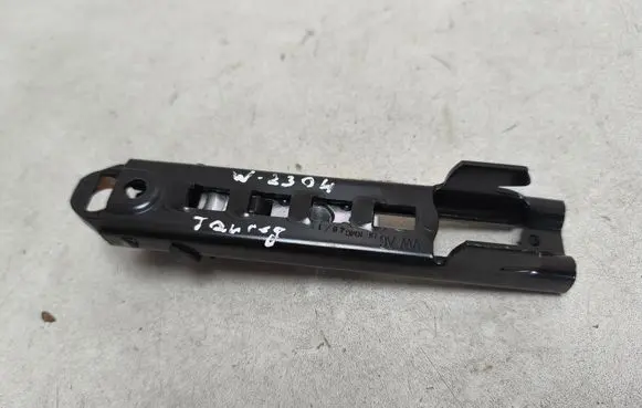 Volkswagen Touareg II Seat belt adjustment rail 3C8857819