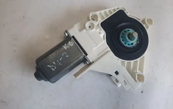 Audi A8 S8 D4 4H Rear door window regulator motor 8K0959802B