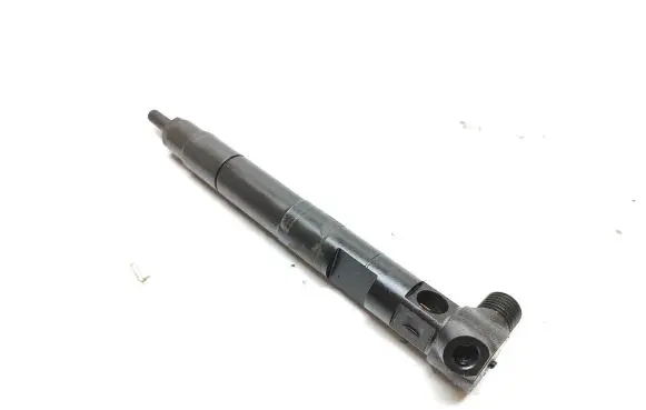Mercedes-Benz E W212 Fuel injector A6510702887