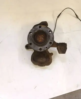 Mercedes-Benz Sprinter W906 Front wheel hub A906332