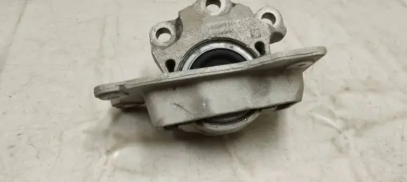 Volvo S90, V90 Engine mount bracket 31460716